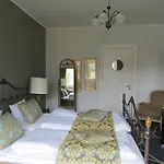 Dania Hotel 3*