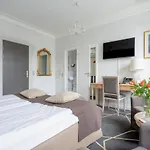 Dania Hotel 3*