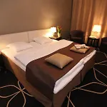 Dania Hotel 3*
